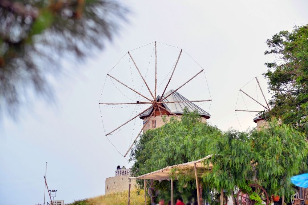 Taş Evler, Sakız Kokusu, Arnavut Kaldırımları: Bir Butik Ege Turu ile Yaşayacağınız 5 Özel Deneyim