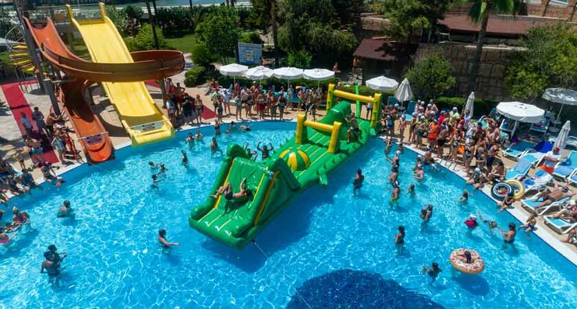 Palmeras Beach Hotel
