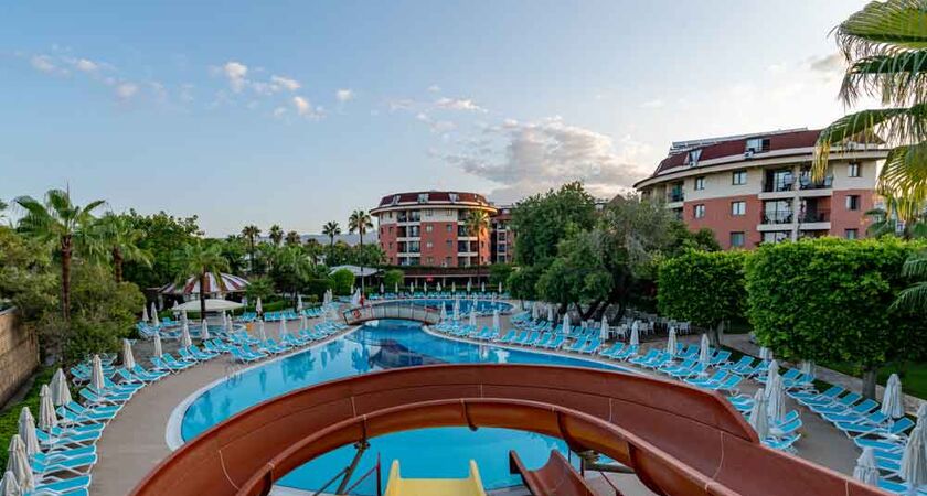 Palmeras Beach Hotel