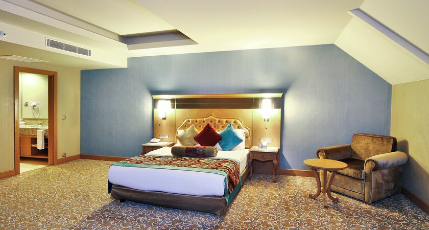 Royal Holiday Palace