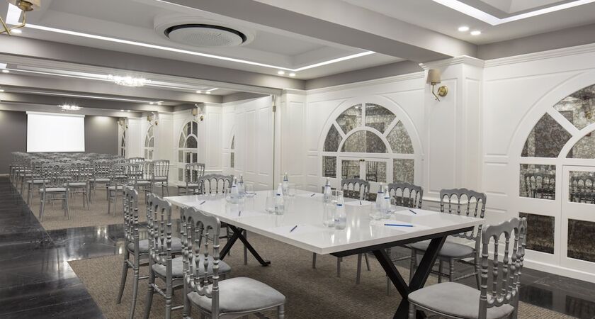 Blue Marlin Deluxe Spa & Resort