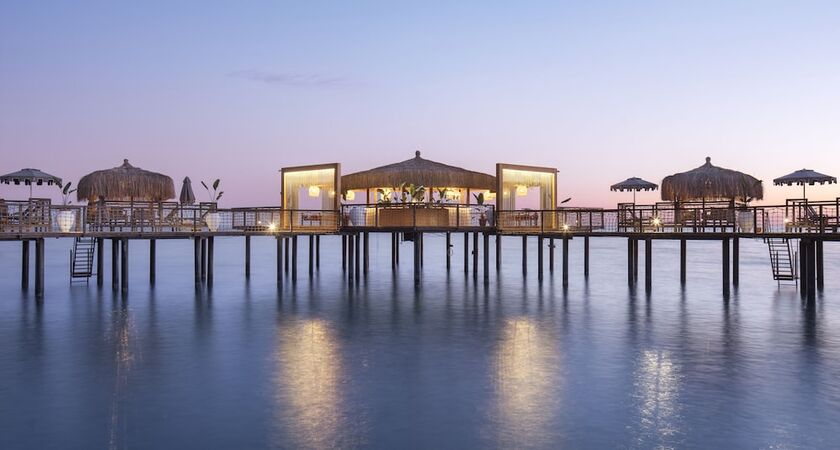 Blue Marlin Deluxe Spa & Resort